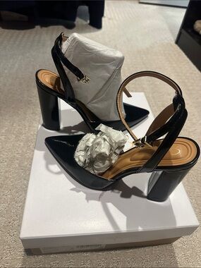 Jessica Simpson Black Patent Pointed Slingback Block Heels